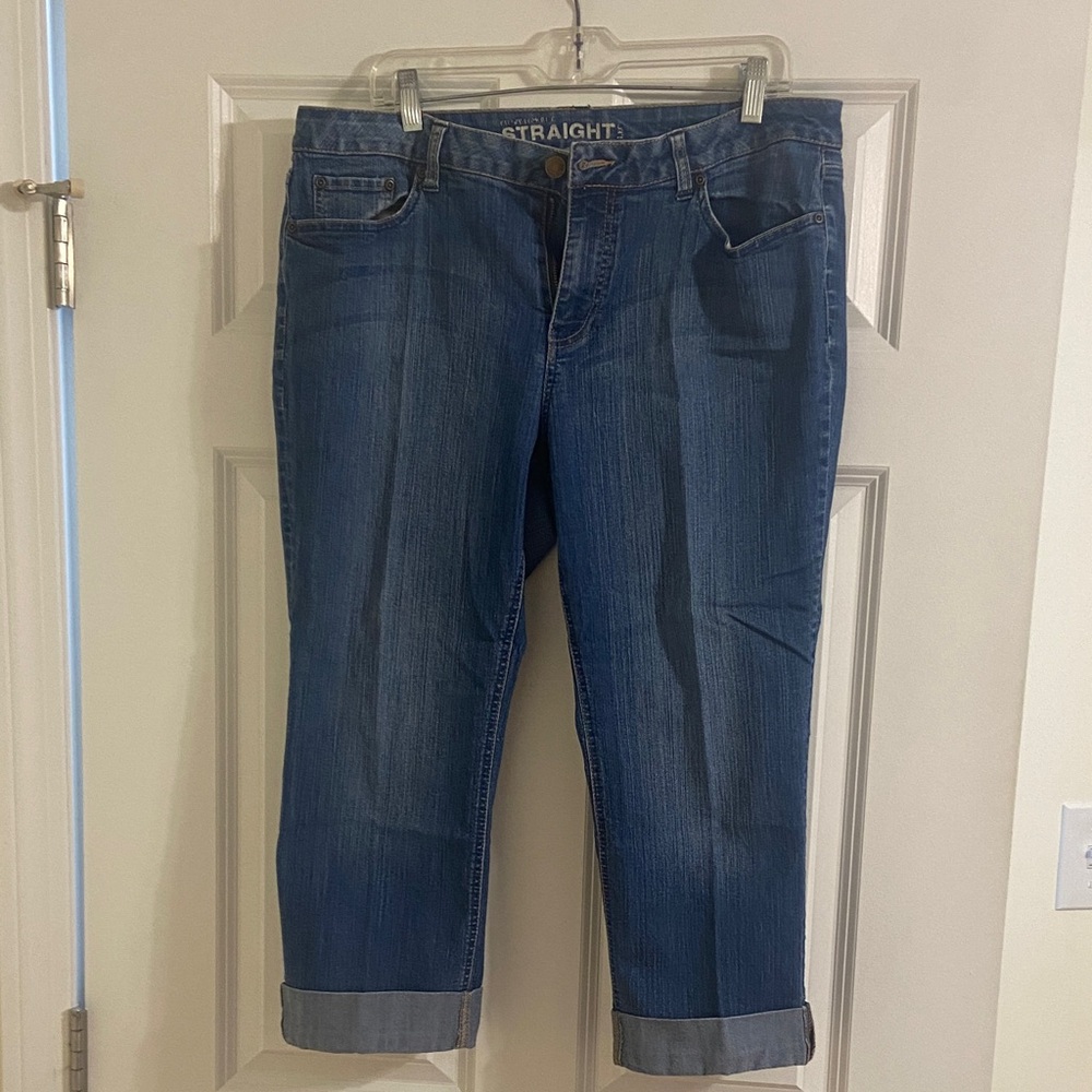 Women’s New York & Company curvy low rise straight leg cuffed cropped jeans